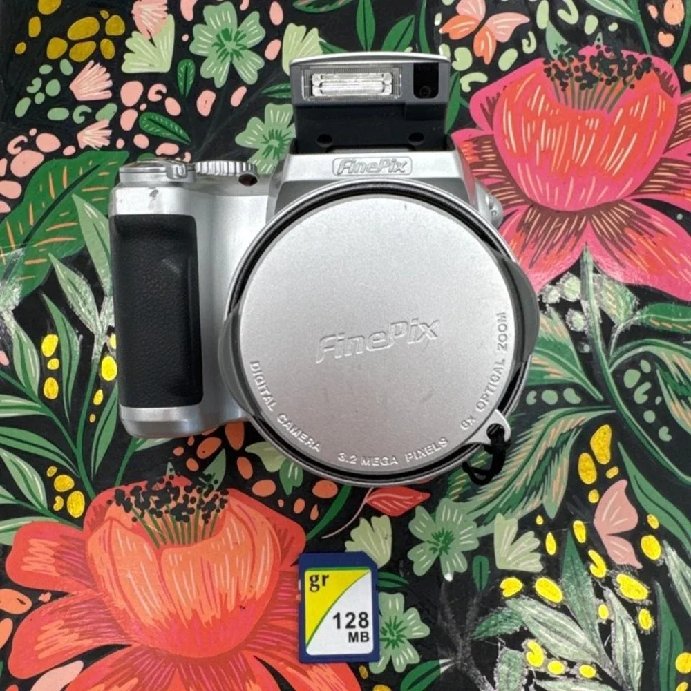 Fujifilm FinePix S3000 Digital Camera – Compact Point-and-Shoot‎ Camera